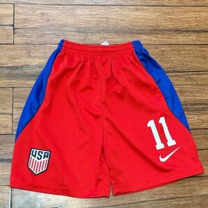 Nike USA Soccer Kids Boys/Girls Red Size Medium 7/8 World Cup Team USA